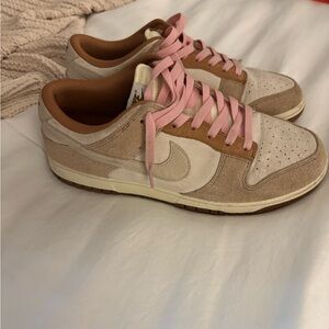 Nike Men's Shoes in Pink and Tan